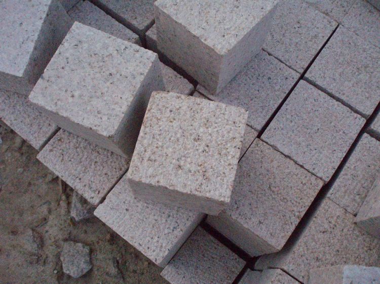 Cobblestone Pavers, Granite Paving Stones, China Granite G682. ALCP014